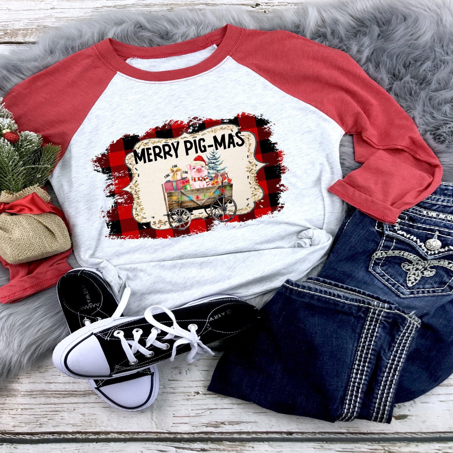 Christmas Merry Pig-Mas, Christmas Pig. Pig for Christmas, Cute Pig, Santa Pig, raglan